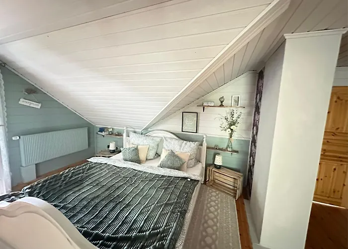 Midsommar Apartment *